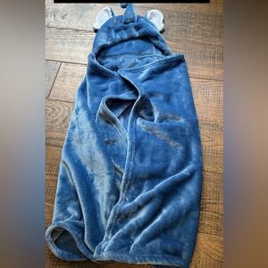 Little Treasure blue elephant hooded blanket 28x40